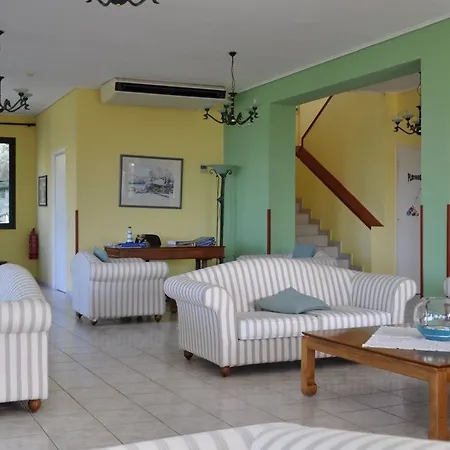 Santa Marina Áyios Nikítas