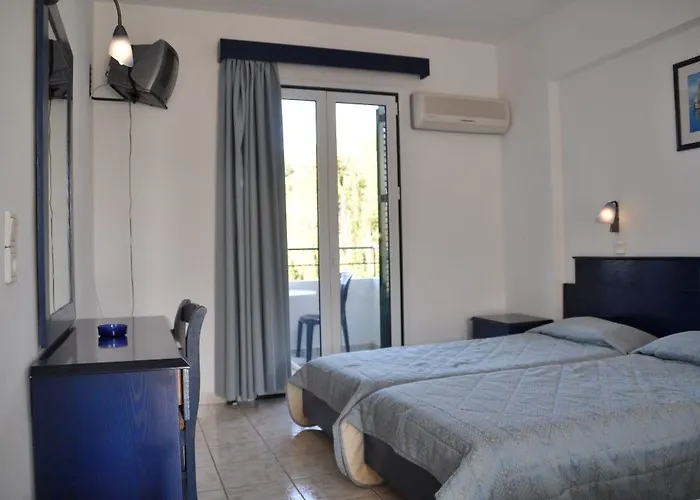 Hotell Santa Marina 3*